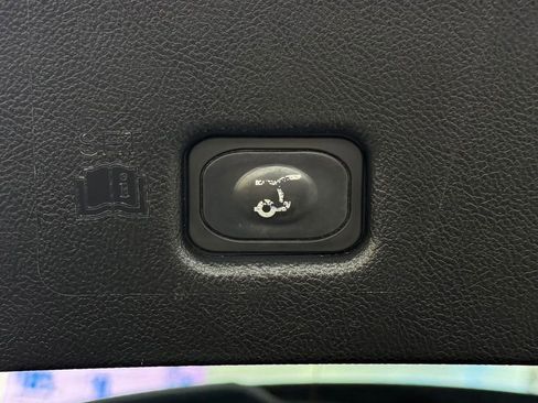 Used 2023 Lincoln Nautilus Reserve image 11