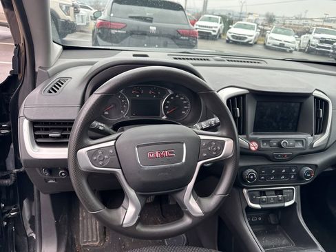 Used 2024 GMC Terrain SLE image 17