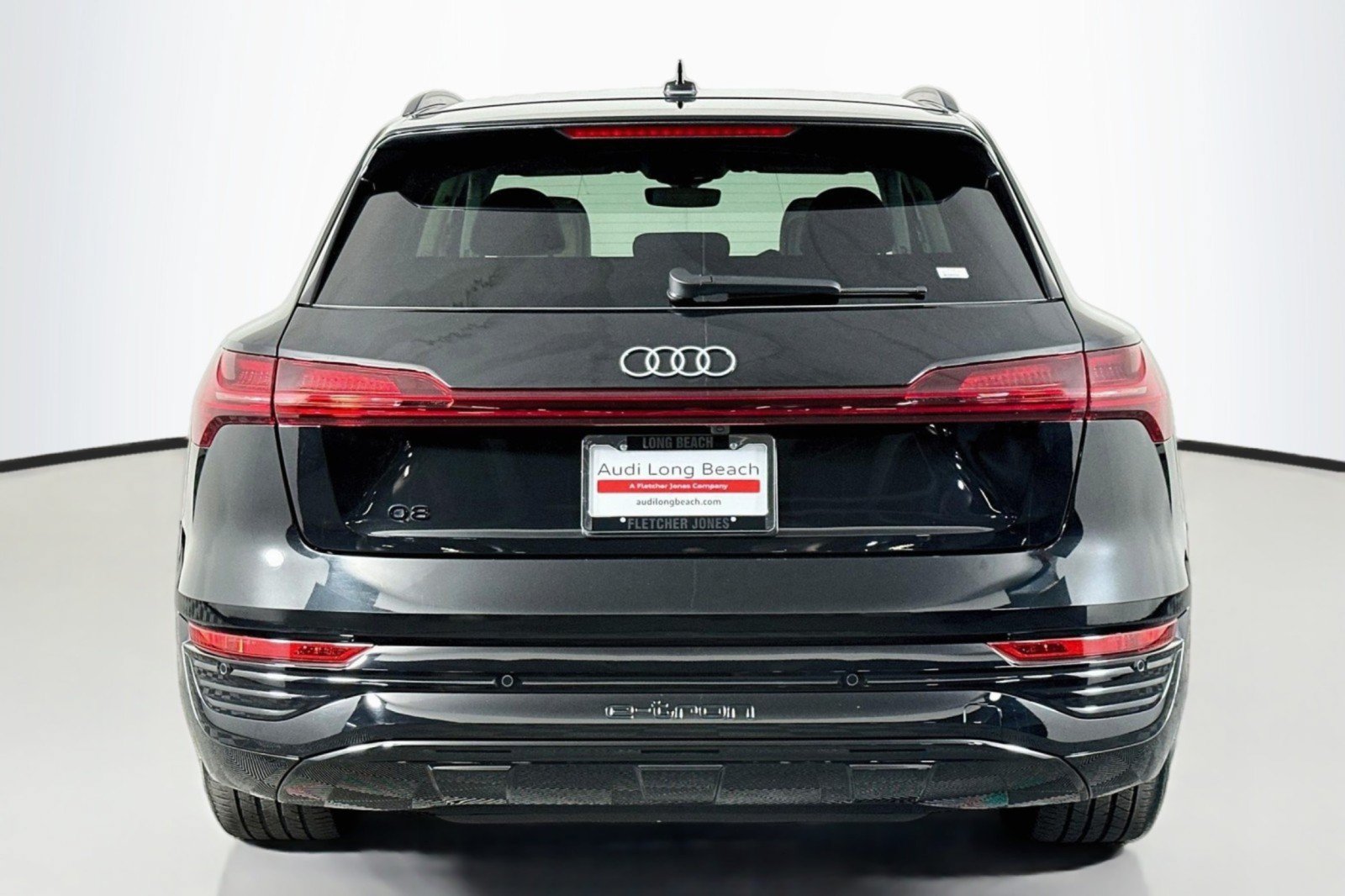Used 2024 Audi Q8 e-tron Premium Plus AWD/4WD image 3