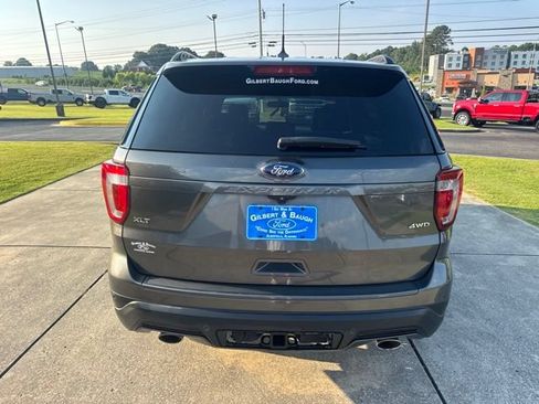 Used 2018 Ford Explorer XLT w/ Equipment Group 202A AWD/4WD image 6