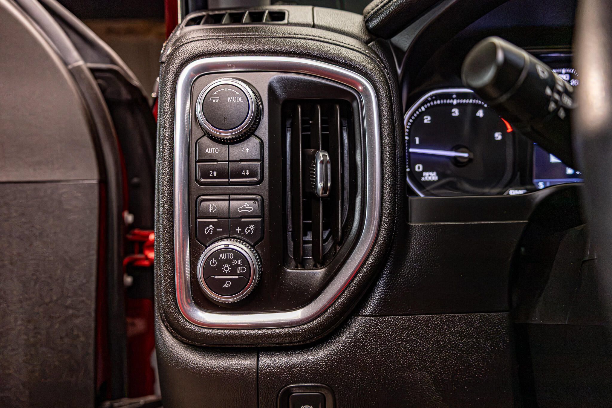 Used 2021 GMC Sierra 2500 SLT AWD/4WD image 16