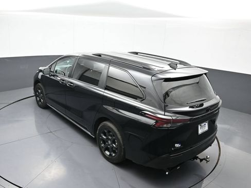 Certified 2026 Toyota Sienna XLE Woodland Edition AWD/4WD image 42