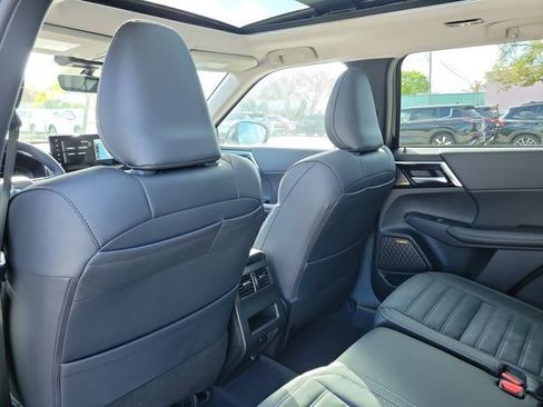 New 2026 Mitsubishi Outlander SE FWD image 15