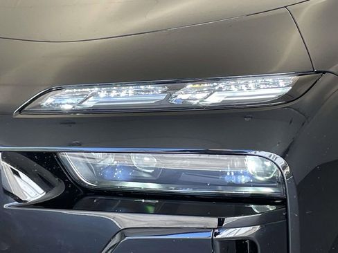 New 2026 BMW i7 xDrive60 w/ Executive Package AWD/4WD image 9