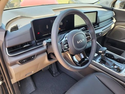 New 2026 Kia Carnival EX FWD image 9