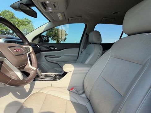 Used 2019 GMC Acadia SLT FWD image 10