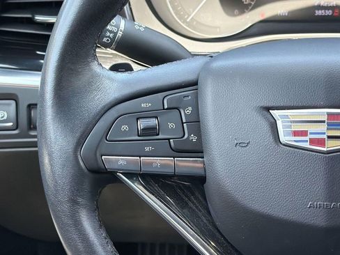 Certified 2023 Cadillac XT6 Premium Luxury FWD image 9