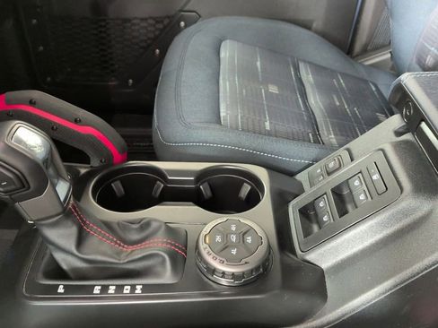 Used 2025 Ford Bronco Heritage Edition AWD/4WD image 21