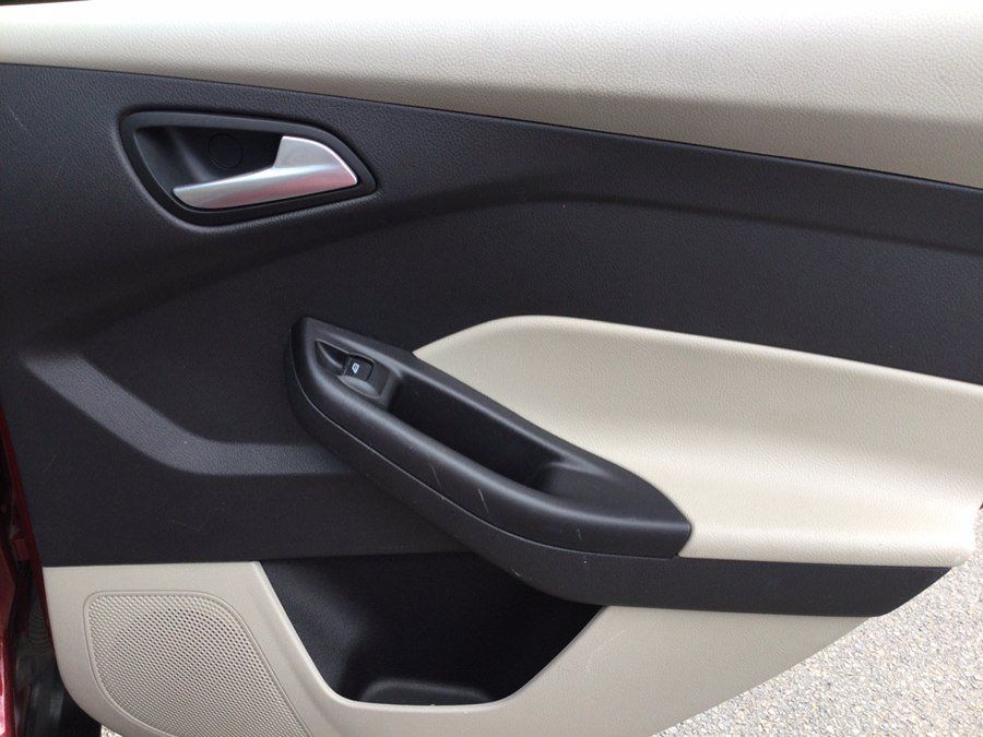 Used 2014 Ford Focus SE FWD image 14