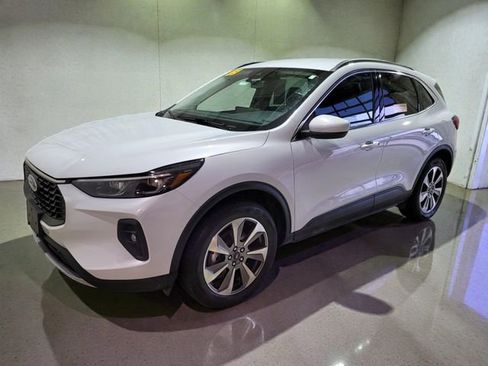 Used 2025 Ford Escape Platinum image 20