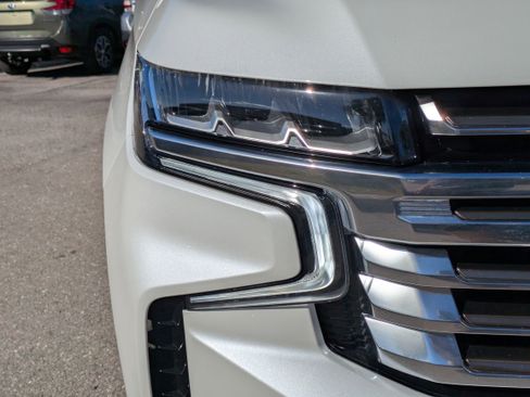 Used 2024 Chevrolet Suburban High Country image 10