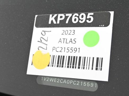 Certified 2023 Volkswagen Atlas Cross Sport SE w/ Black Wheel Package image 28