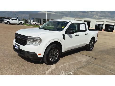 Used 2024 Ford Maverick XLT w/ Equipment Group 300A Standard AWD/4WD image 4