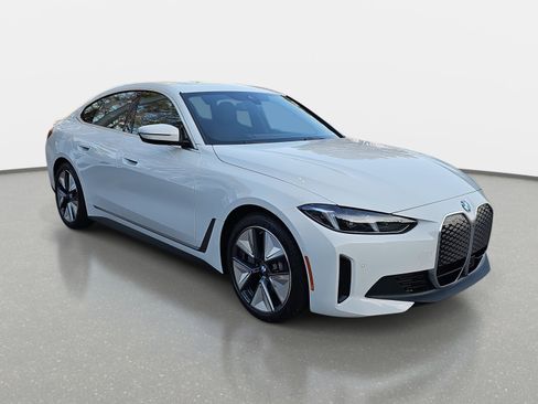 New 2026 BMW i4 xDrive40i w/ Premium Package image 3