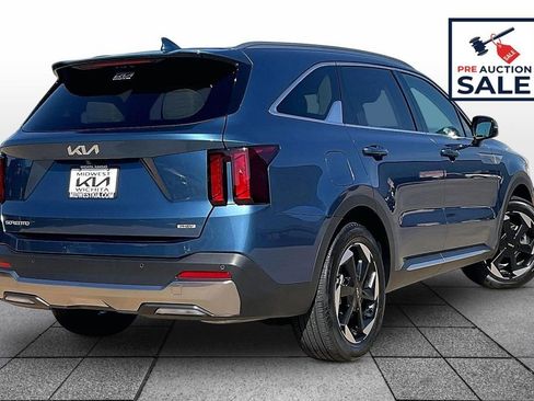 Used 2025 Kia Sorento EX AWD/4WD image 13