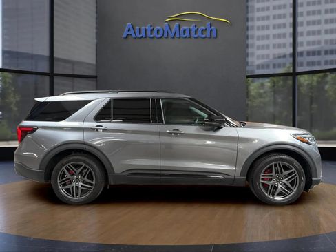 Used 2025 Ford Explorer ST AWD/4WD image 13