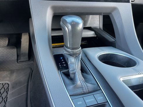 Used 2019 Toyota Avalon Limited image 15