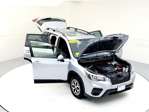 Used 2020 Subaru Forester Premium image 21