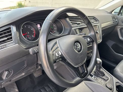 Used 2020 Volkswagen Tiguan SE AWD/4WD image 7