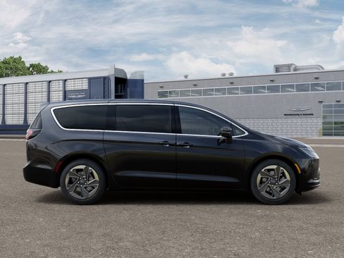 New 2027 Chrysler Pacifica Limited AWD/4WD image 15