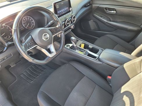 Used 2022 Nissan Sentra SV image 9