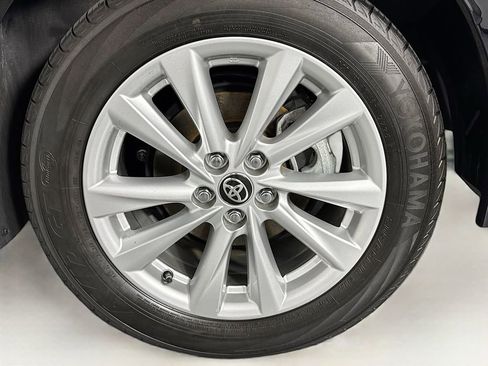 Used 2025 Toyota Corolla XLE FWD image 32