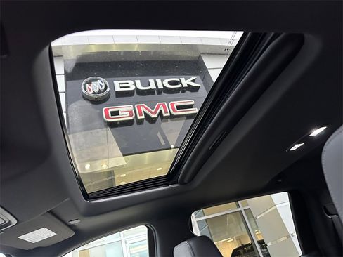 Used 2019 Chevrolet Silverado 1500 High Country w/ Technology Package image 23