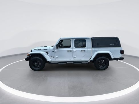 Used 2025 Jeep Gladiator Sport AWD/4WD image 5