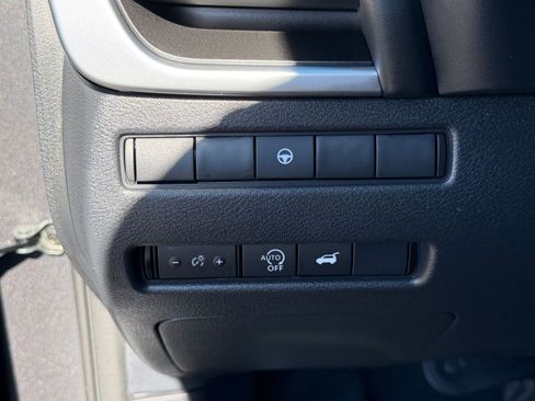 Used 2026 Nissan Rogue SV image 20