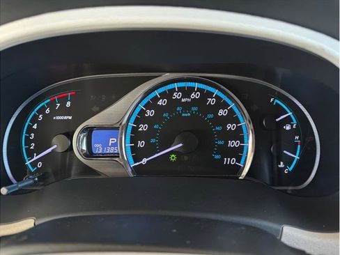 Used 2012 Toyota Sienna XLE image 17