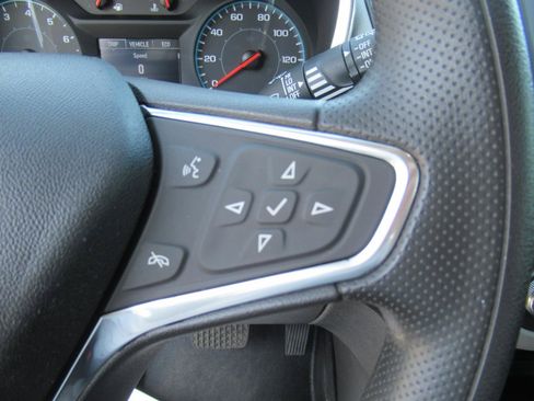 Used 2019 Chevrolet Equinox LS w/ LS Convenience Package FWD image 23