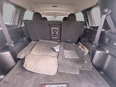 Used 2024 Mitsubishi Outlander ES AWD/4WD image 10
