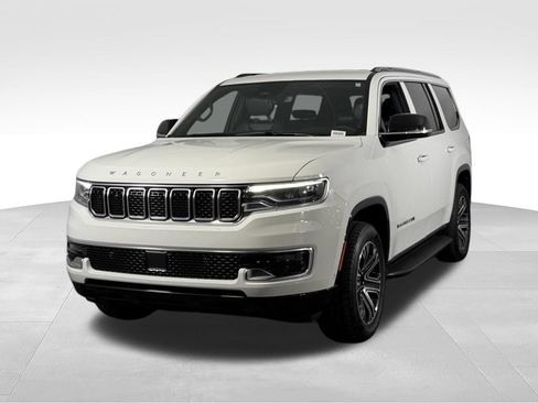 Used 2025 Jeep Wagoneer 4WD image 2