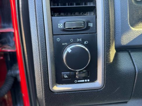 Used 2016 RAM 2500 Tradesman w/ Chrome Appearance Group AWD/4WD image 15