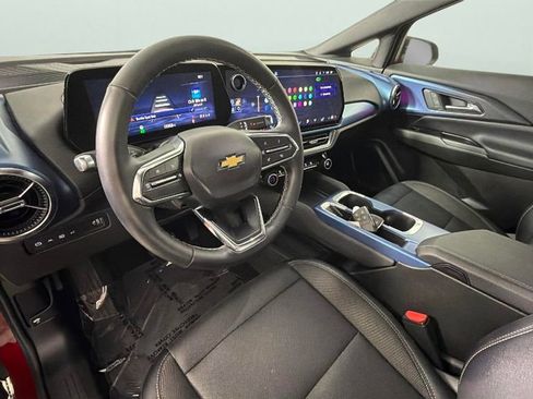 Used 2025 Chevrolet Equinox EV LT w/ Convenience Package FWD image 3