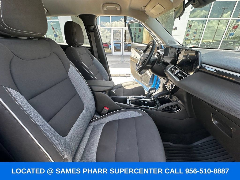 Used 2024 Chevrolet TrailBlazer LT w/ LT Cold Weather Package FWD image 28