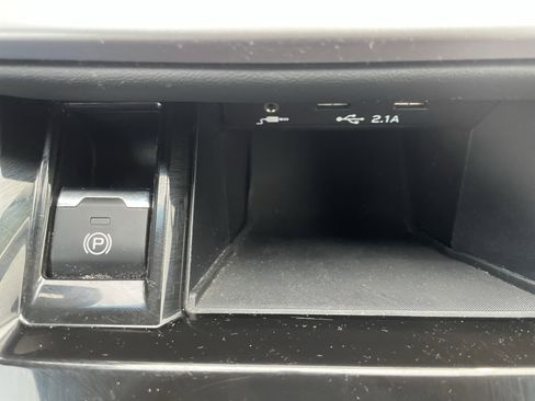 Used 2020 Subaru Outback Limited image 25