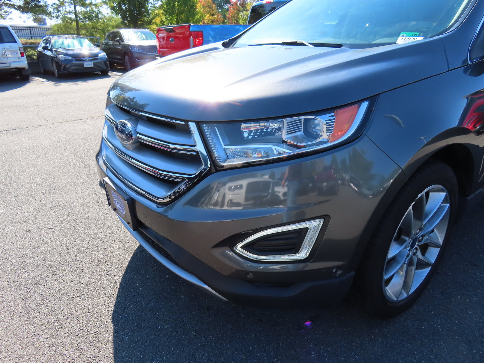 Used 2017 Ford Edge Titanium w/ Equipment Group 302A AWD/4WD image 9