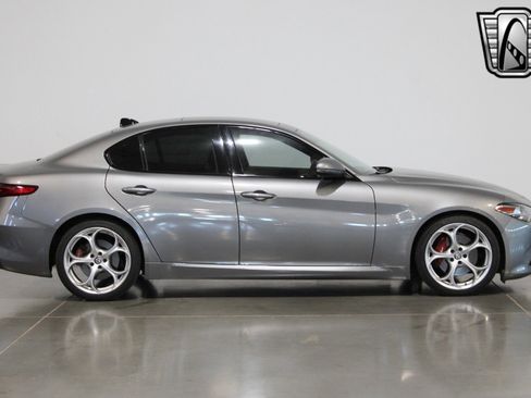 Used 2020 Alfa Romeo Giulia Ti Sport image 17