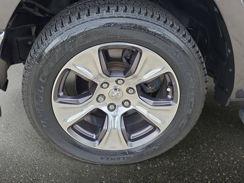Used 2019 RAM 1500 Laramie AWD/4WD image 33