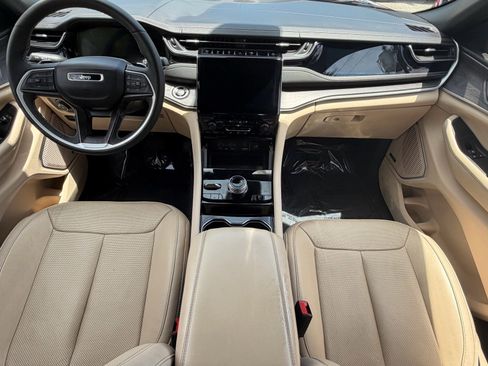 Used 2022 Jeep Grand Cherokee Limited 4xe w/ Luxury Tech Group II AWD/4WD image 10