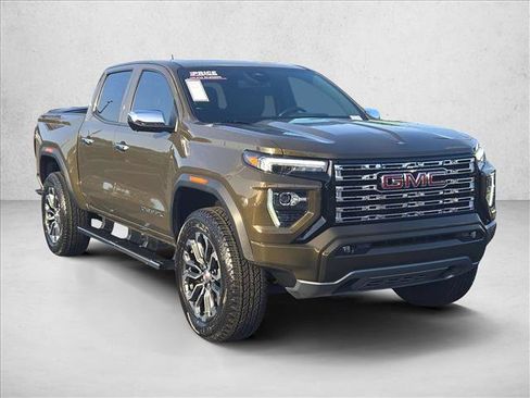 Used 2024 GMC Canyon Denali AWD/4WD image 3