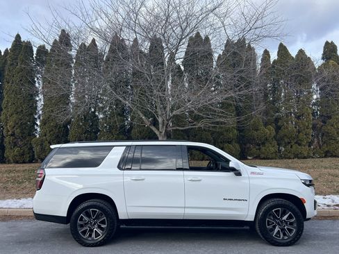 Used 2023 Chevrolet Suburban Z71 w/ Luxury Package image 48