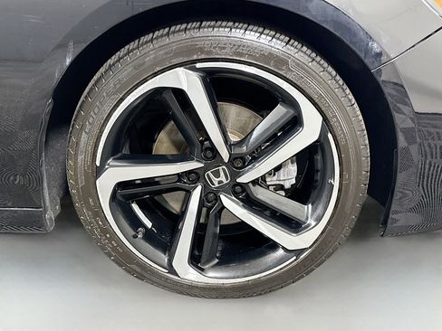 Used 2018 Honda Accord Sport image 32
