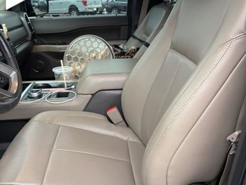 Certified 2021 Ford Expedition XLT image 5