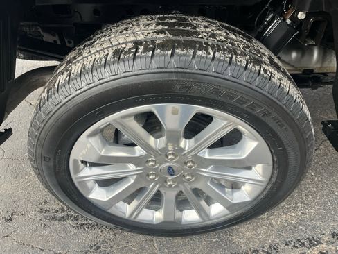 Used 2022 Ford F150 Limited image 11