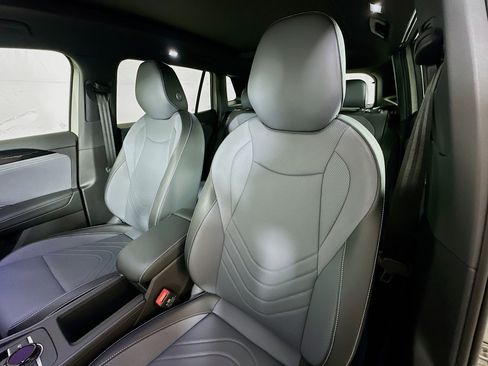 New 2026 Volkswagen Tiguan SE R-Line AWD/4WD image 19