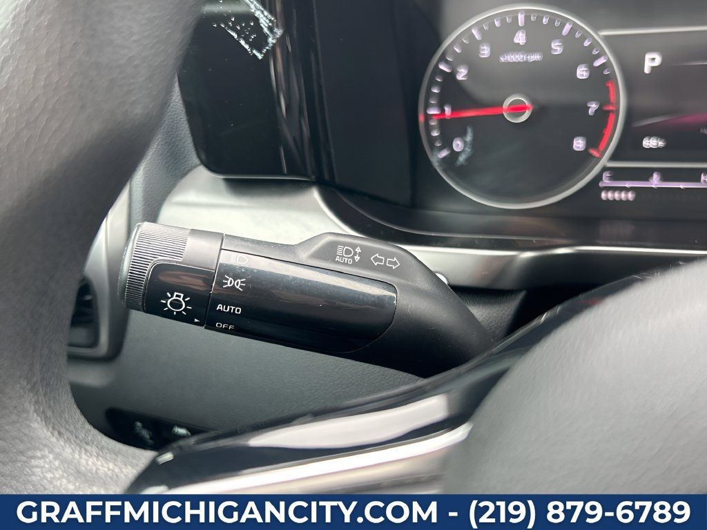 Used 2022 Kia Sorento LX FWD image 30