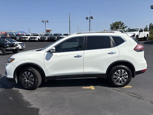 Used 2018 Nissan Rogue SV AWD/4WD image 9