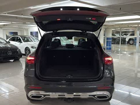 Used 2025 Mercedes-Benz GLC 300 4MATIC image 8